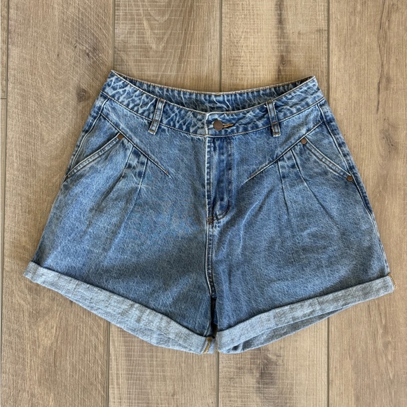 Mable Pants - Women’s Mable High Rise Cuffed Pleated Denim Jean Shorts Size Medium